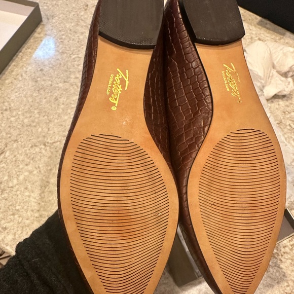 NIB Trotters Estee flats in brandy genuine croco leather. - Picture 5 of 7